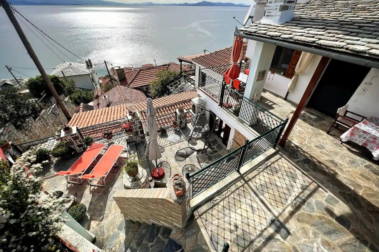 The Pagasetic Balcony - Magestic Sea Cottage Volos Exterior photo